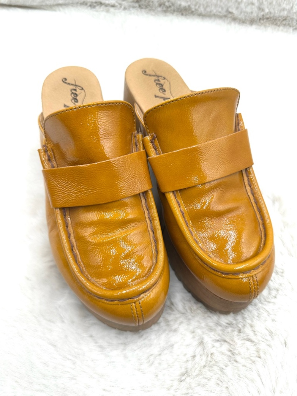 Free People Corbin Loafer Clog 38 size 8 Sedona Mustard/Tan patent leather boho - Picture 6 of 17